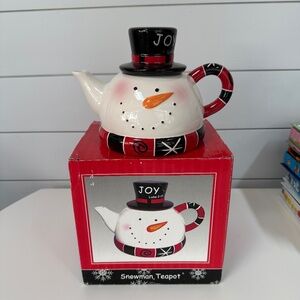 Snowman Teapot by Joy Division